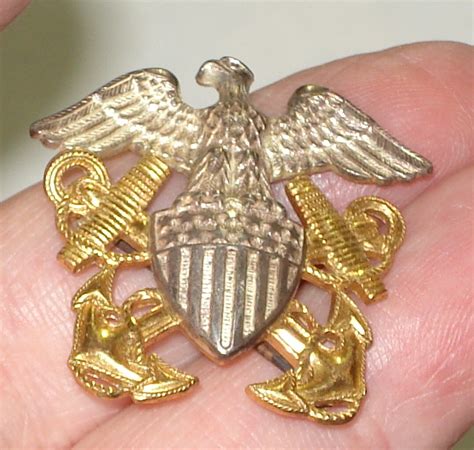 Vintage Us Navy Reserve Eagle And Anchor From Wwii Pin