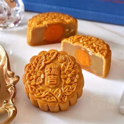 8 Mooncake Sets You Can Grab Online To Brighten Up Your Mid-Autumn ...