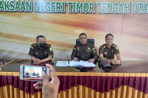 Rumah Ketua Araksi Ntt Alfred Baun Digeledah Jaksa Diduga Kasus