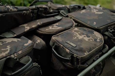 Korda Compac Buzz Bar Bag Dark Kamo Tacklexl