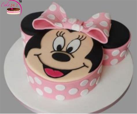 Minnie Mouse Fondant Cake