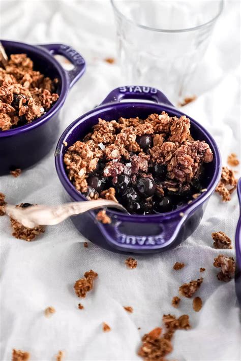 Blueberry Granola Crisp