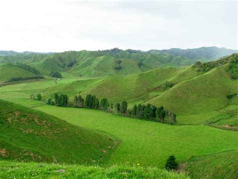 File:Taranaki hills.jpg