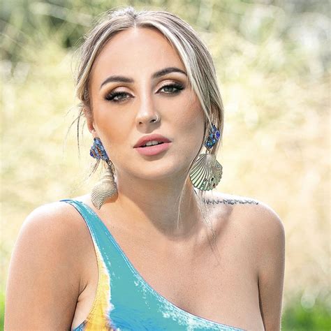 Rocío Flores confiesa la razón que le ha llevado a posar en bikini