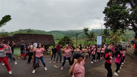 Ganjar Muda Padjajaran Gelar Lomba Layang Layang Dan Senam Bareng