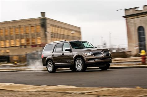 2015 Cadillac Escalade Vs 2015 Lincoln Navigator Comparison