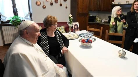 Papa Francisc a ajuns în Asti Italia în vizită la rudele familiei sale