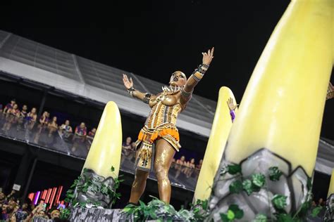 Tom Maior veja o enredo e cante o samba Carnaval 2024 em São Paulo G1