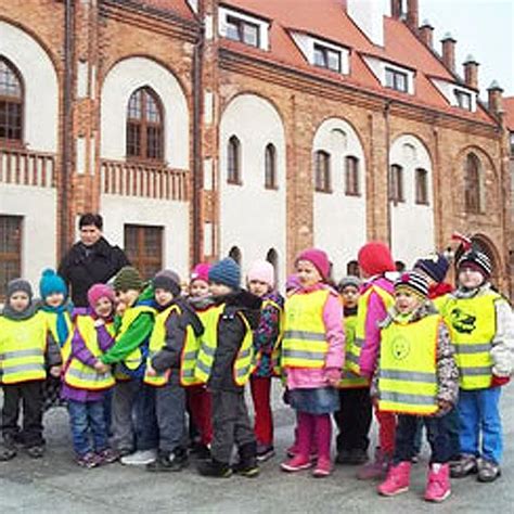 Powiat Kamieński ikamien pl Przedszkolaki poznawały Kamień Pomorski