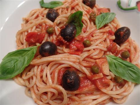 Spaghetti Mit Oliven Und Kapern Rezept Kochbar De