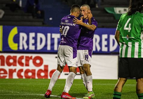 Segunda División Defensor derrotó 3 0 a Racing y dio un paso gigante