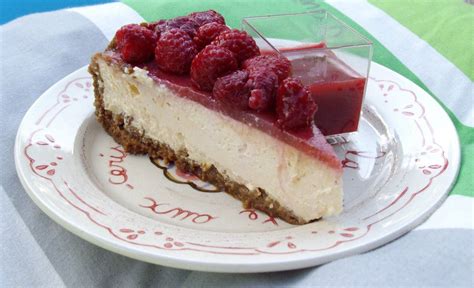 Le Cheesecake Au Coulis De Framboises Sur Son Croustillant Aux