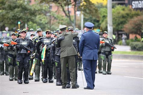 Policía de Colombia on Twitter RT DirectorPolicia Este 20DeJulio