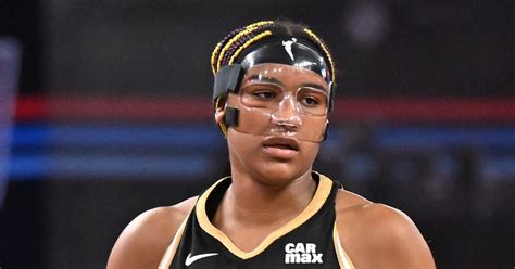 Why Does Aaliyah Edwards Wear A Mask Injuries Explained