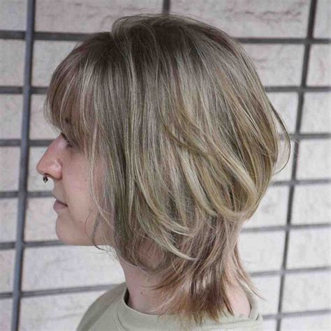 70 Modern Short Layered Haircuts That Will Add Oomph to Your Hair