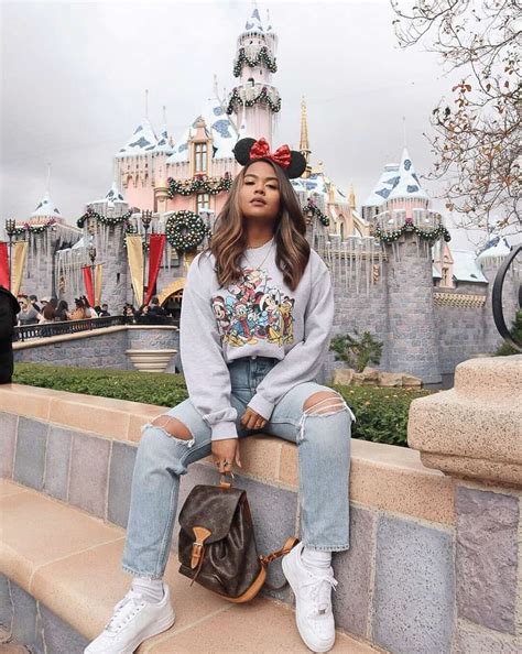 Cute Disneyland Outfits For The Perfect Park Aesthetic