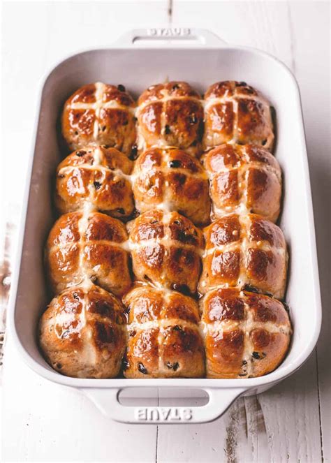Light And Fluffy Hot Cross Buns