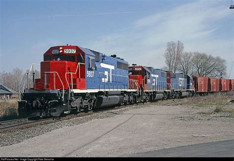 Gtw 5937 Grand Trunk Western Emd Sd40 2 At Oshkosh Wisconsin By Pete