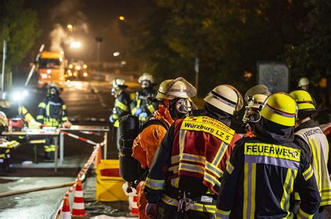 Regen L St Gef Hrliche Reaktion Aus Ammoniak Tritt Aus Lkw F Ngt