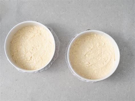 Wegański tort naked cake z owocami Przepis