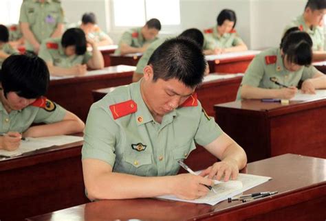 大學畢業當兵，到底能不能考軍校？ 每日頭條