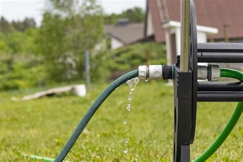 Water Trouble How To Stop A Garden Hose From Leaking Homes Guide