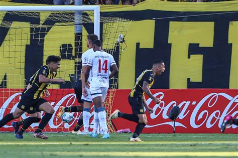 Peñarol Venció A Nacional En El Cds Y Es El Puntero En Solitario Diario Cambio Salto Diario