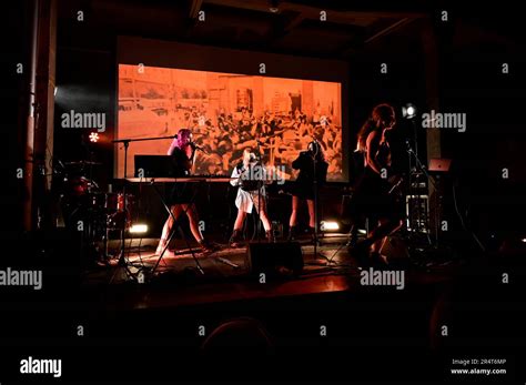Pussy Riot Live Bei Einem Konzert W Hrend Dem Neisse Film Festival Im