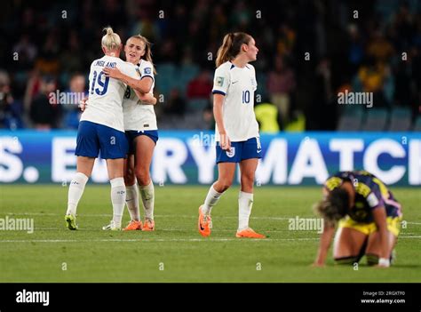 Englands Beth England Georgia Stanway And Ella Toone Celebrate