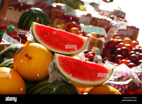 Frische Früchte Und Wassermelonen Auf Einem Marktstand Bremen