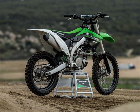 2015 Kawasaki KX450F Dirt Bike Test