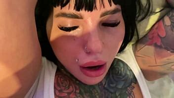 MILF Au Gros Cul Demande Une Sodomie Puis Elle Le Fait Ralentir XVIDEOS