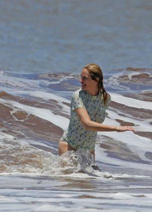 Julia Roberts In Bikini Bottoms 2016 27 GotCeleb