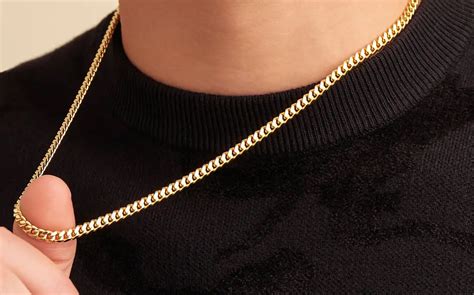 Men Wearing Gold Chain