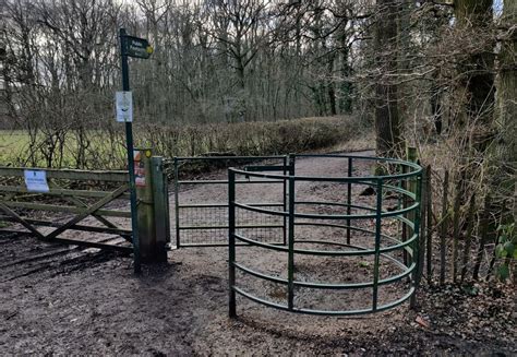 Kissing Gate And Path At Burbage Wood Mat Fascione Cc By Sa 2 0