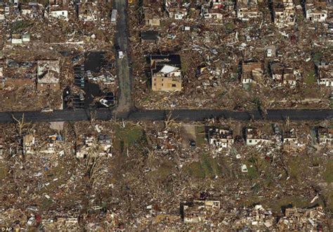 Joplin Mo Tornado At Least 89 Dead As Twister Cuts 4 Mile Swathe