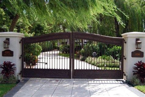 Secure And Stylish Gate Ideas For Your Driveway Front Gate Design