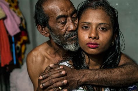 Heartbreaking Photos Show What Its Like Living In A Walled City Of A