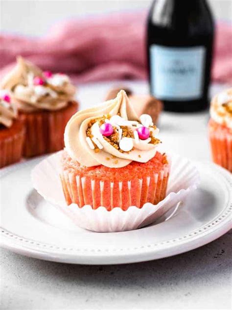 Pink Champagne Cupcakes With White Chocolate Buttercream Frosting