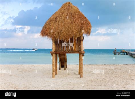 Beach scene in the Caribbean Stock Photo - Alamy