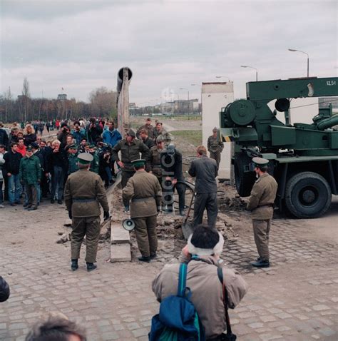 DDR Fotoarchiv Berlin Mitte Abriß und Demontagearbeiten der