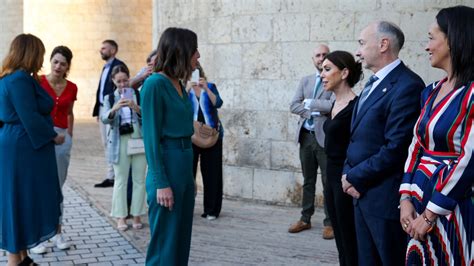 La presidenta de las Cortes de Aragón Vox niega el saludo a Irene