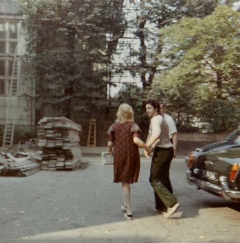 Linda McCartney — L.I.L.Y.’s Instagram post: “Paul and Linda in October 1971. 🧡 #lindamccartney ...