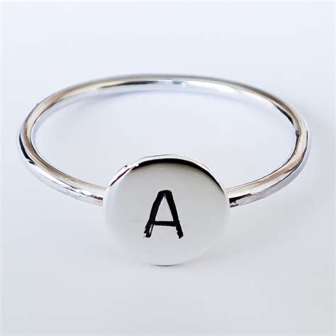 Anel Com Inicial Do Nome - Anel de Prata Legítima 950 com Letra Inicial do Nome Personalizado ...