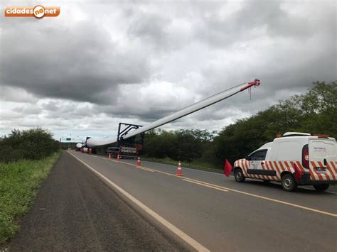 Duas Carretas Com Pá Eólica Ficam ‘presas Na Br 020 Em Picos E