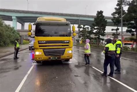 影／蘆洲警加強取締大型車 3天開罰超過60萬元 社會萬象 社會 聯合新聞網