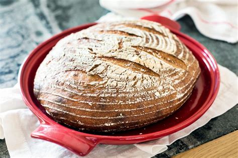 7 Best Dutch Ovens For Baking Bread The Great Bake