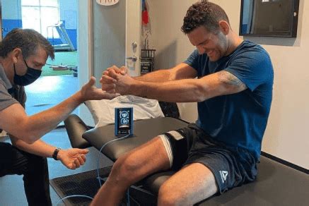 Video Chris Weidman Walks On Anti Gravity Treadmill Following April