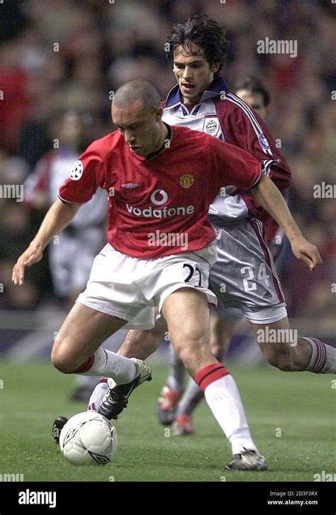 Old Trafford Mikael Silvestre Hi Res Stock Photography And Images Alamy