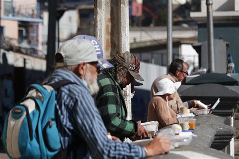 Encuesta Casen 2020 reveló que subieron los índices de pobreza en Chile